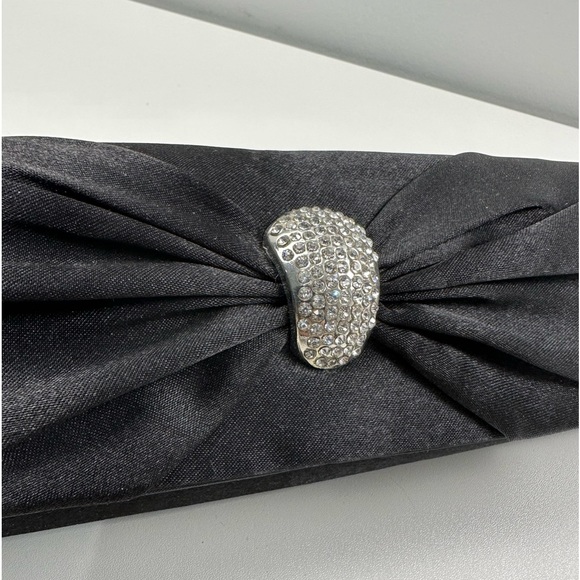 NWT Evening satin clutch with chain - Picture 3 of 7